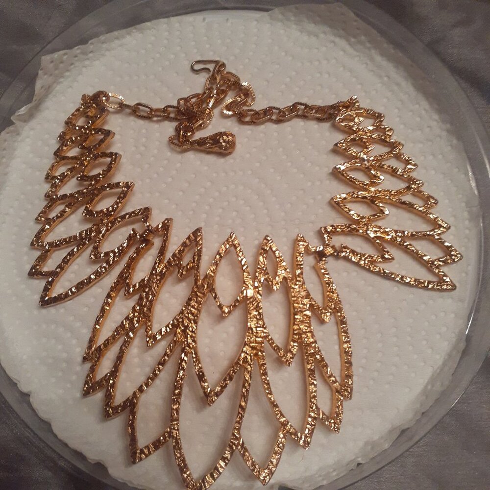Stunning Celebrity NY "Cleopatra" style bib Necklacelace